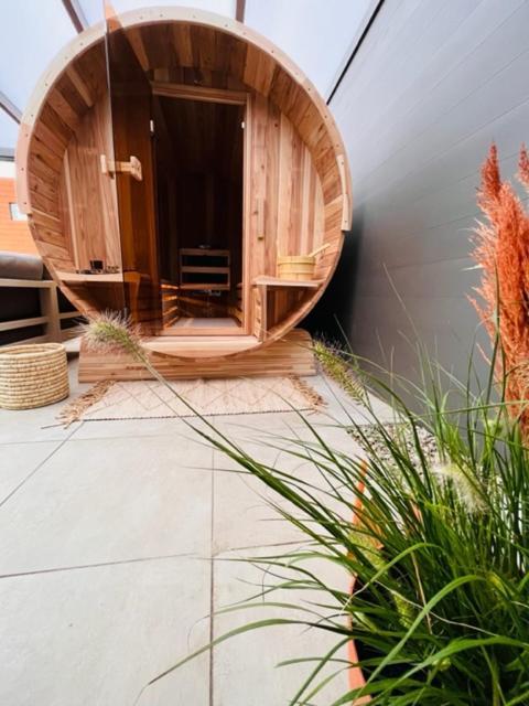Charley'S Wellness Suite 韦斯特卡佩勒 外观 照片